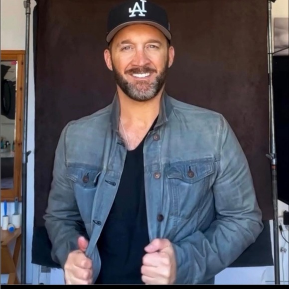 Meet your Posher, Brian - Picture 2 of 2